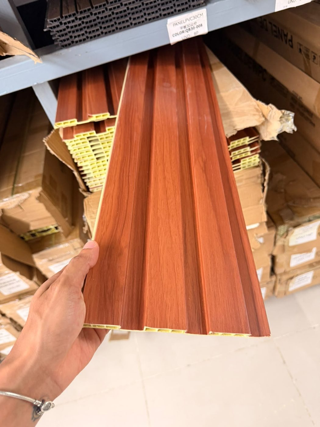 Listones de madera en la tienda